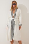 Kadın Beyaz Nakışlı Kuşaklı Uzun Kimono HZL22S-BD158651