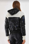 Kadın Beyaz Siyah Rugan  İçi Astarlı Beli Lastikli Kapüşonlu Crop Peluş Ceket HZL24W-BRC144441