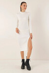 Kadın Beyaz Yırtmaçlı Yarım Boğazlı Midi Boy Triko Elbise HZL24W-BD1101761