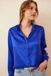 Kadın Canlı Mavi Hafif Dökümlü Saten Yüzeyli Gömlek HZL22W-BD139641