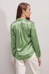 Kadın Fıstık Yeşili Hafif Dökümlü Saten Yüzeyli Gömlek HZL22W-BD139641