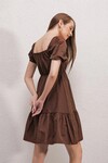 Kadın Kahverengi Büzgülü Yaka Lastikli Bel Kloş Poplin Elbise HZL22S-BD123511