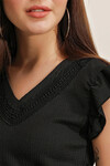 Kadın Siyah Kolu Fırfırlı V Yaka Örme Bluz HZL23S-BD104671