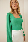 Kadın Yeşil Balon Kol Dokulu Kare Yaka Trend Örme Bluz HZL23W-BD104421